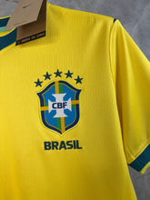 Carregar imagem no visualizador da galeria, Camisa do Brasil Amarela Torcedor
