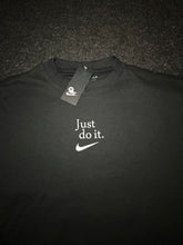 Carregar imagem no visualizador da galeria, Camisa Oversized Nike Just Do It
